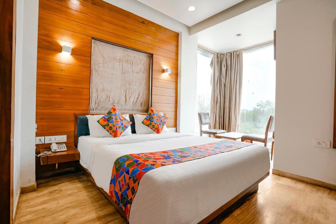 Fabhotel Kyra - Near Airport Road 아흐메다바드 외부 사진