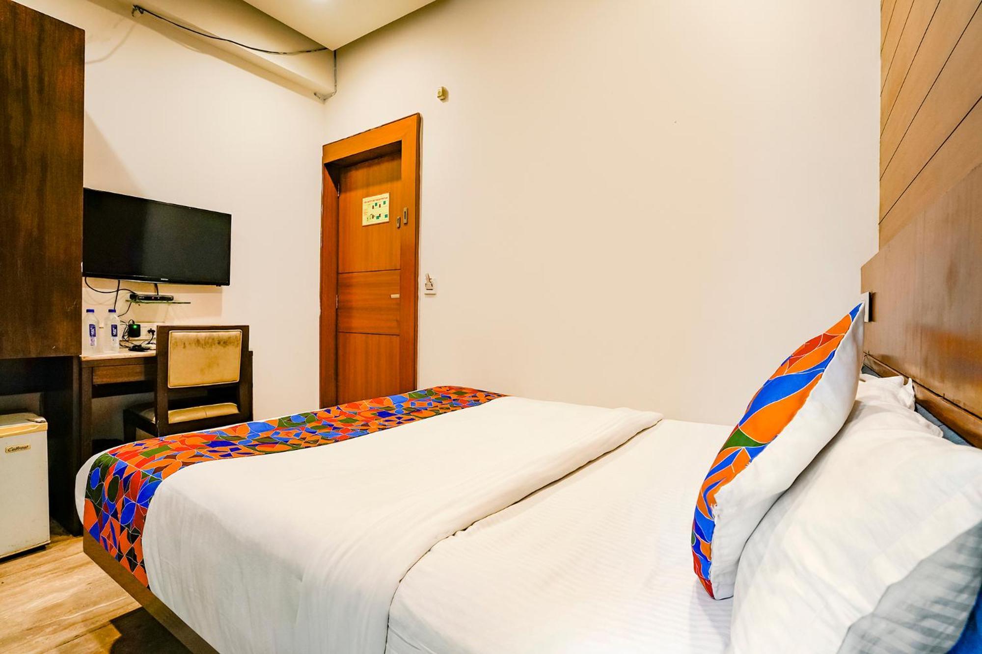 Fabhotel Kyra - Near Airport Road 아흐메다바드 외부 사진
