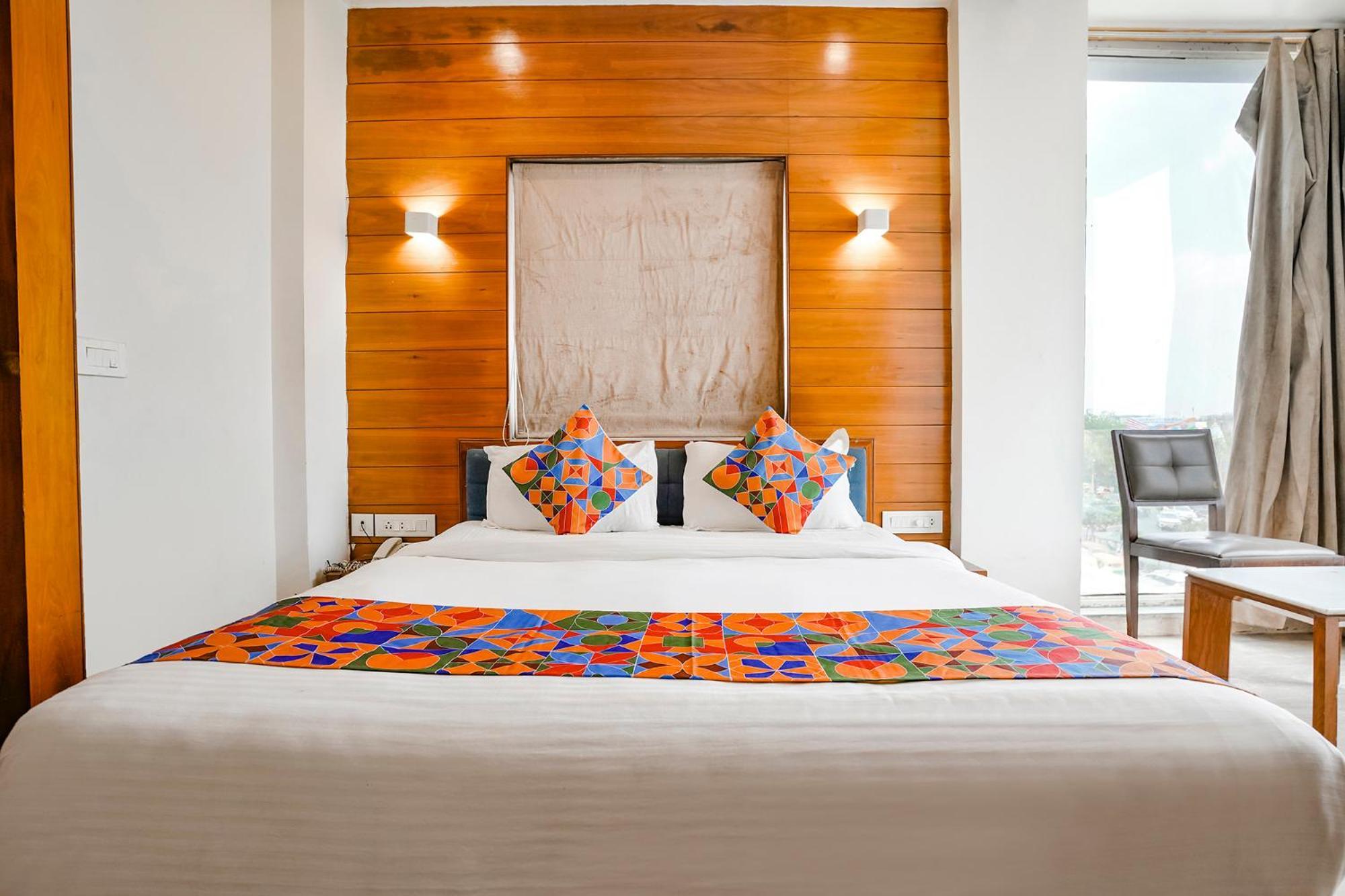 Fabhotel Kyra - Near Airport Road 아흐메다바드 외부 사진