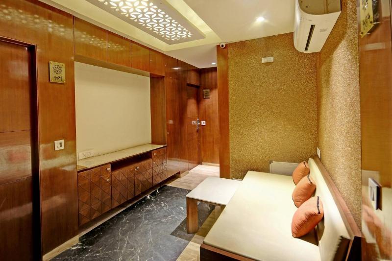 Fabhotel Kyra - Near Airport Road 아흐메다바드 외부 사진