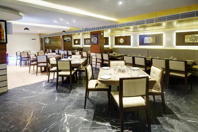 Fabhotel Kyra - Near Airport Road 아흐메다바드 외부 사진