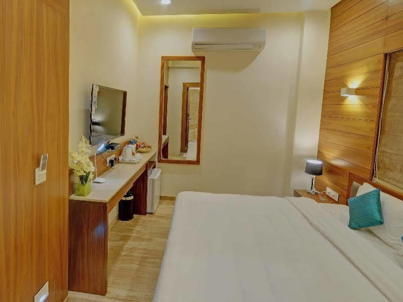 Fabhotel Kyra - Near Airport Road 아흐메다바드 외부 사진